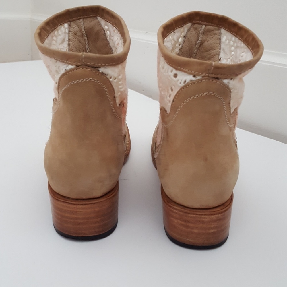 🛑SOLD🛑Freebird by Steven Leather Lace Boot - Picture 5 of 8
